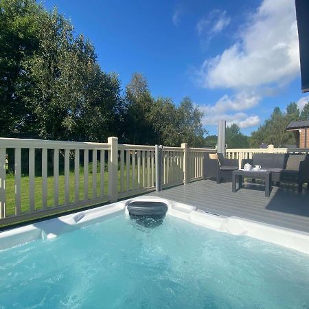 The Yorkshire Burrow Lodge With Hot Tub Exteriör bild